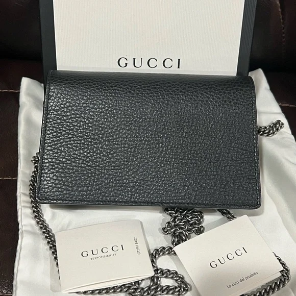 Gucci Black Leather Clutch with Silver Chain - Picture 5 of 8